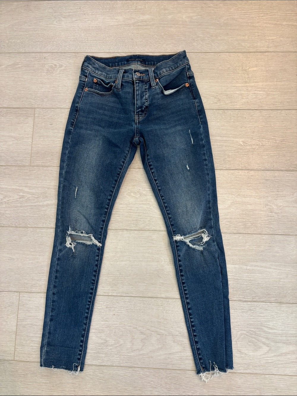 Lucky Brand Mid Rise Skinny Ava Distressed Blue Jeans size 4 / 27 A